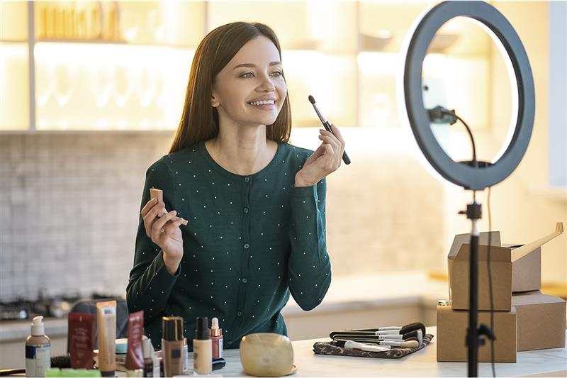 How to Build Confidence with a New Beauty Look in the New Year